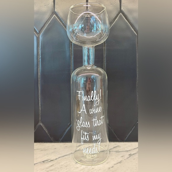 Big Mouth Toys Huge Wine Bottle Glass Holds Full 750mL Bottle Hilarious Gag Gift - Picture 3 of 8